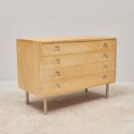1604 5256 CHEST OF DRAWERS